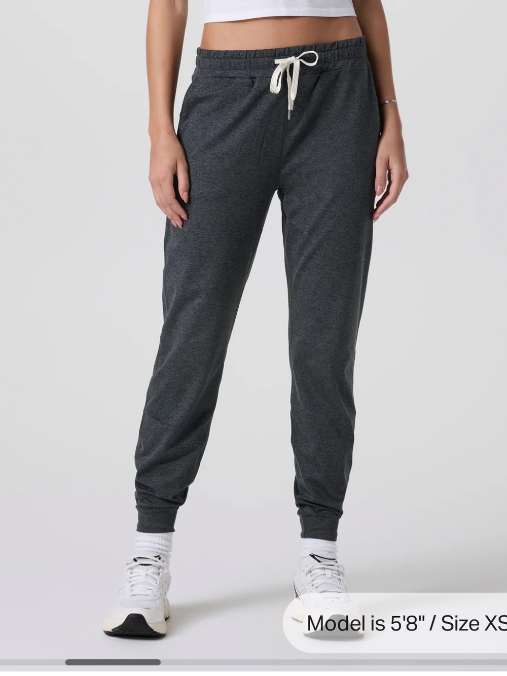 Vuori Women’s Charcoal Grey Performance Joggers Small